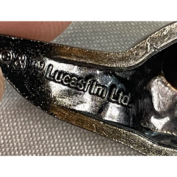 Star Wars The Mandalorian Baby Yoda Grogu Pewter Lapel Pin Head Shot Disney - Picture 6 of 8